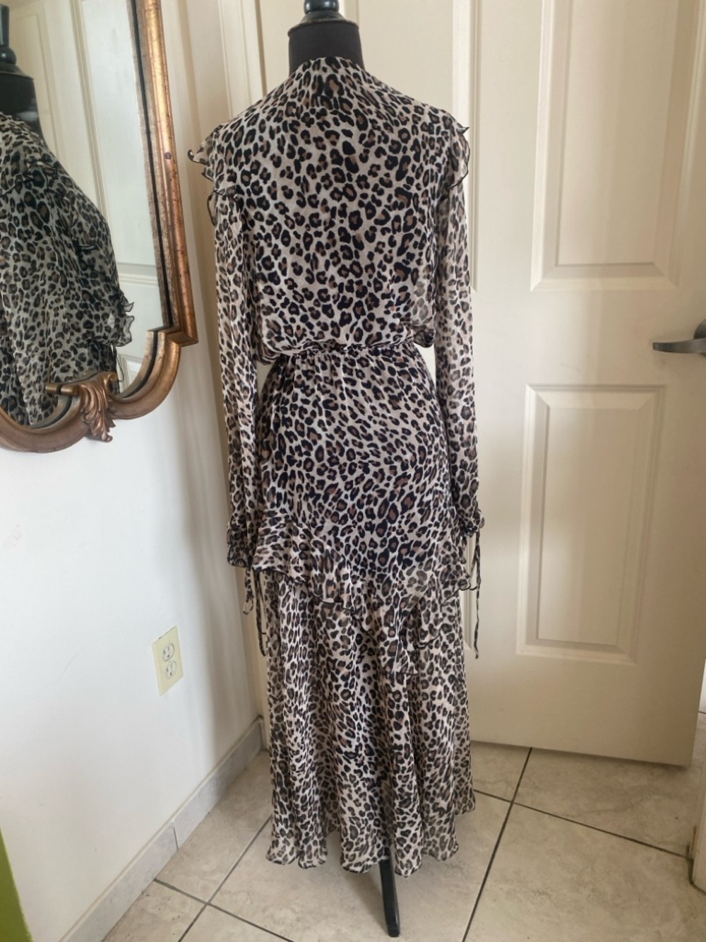 Victoria’s Secret semi sheer ruffle cheetah maxi robe xs/s - Picture 3 of 3